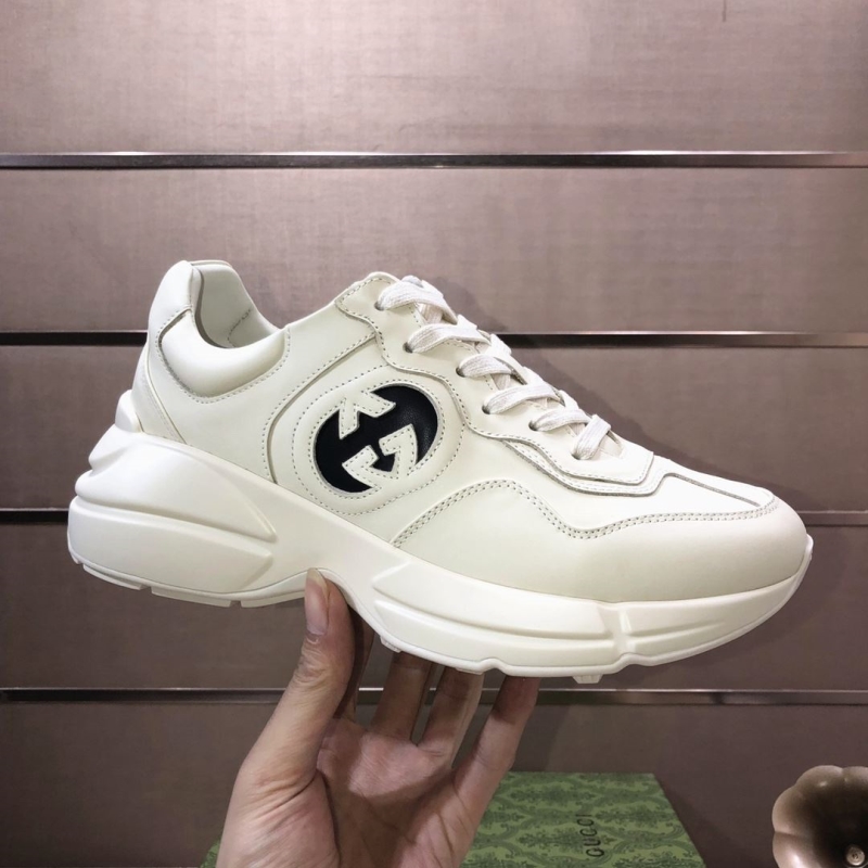 G*u*i casual shoes